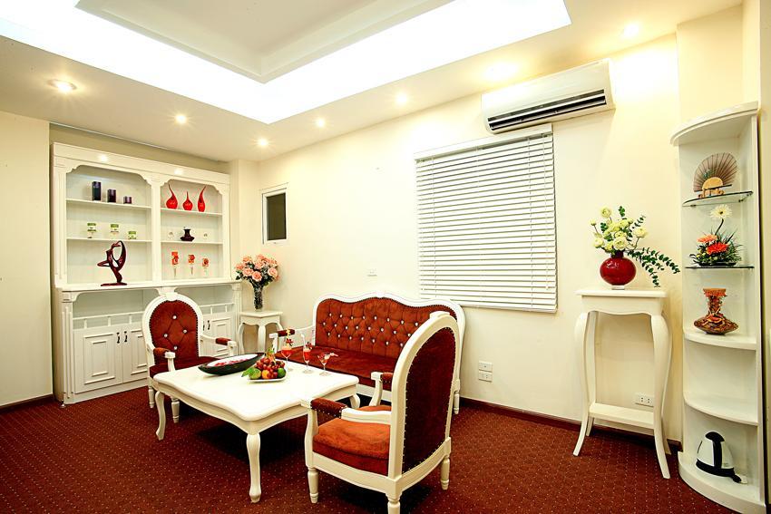 Khách sạn Lavish Centre 3*