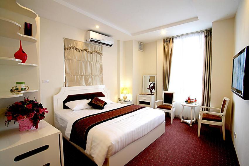 Khách sạn Lavish Centre 3*