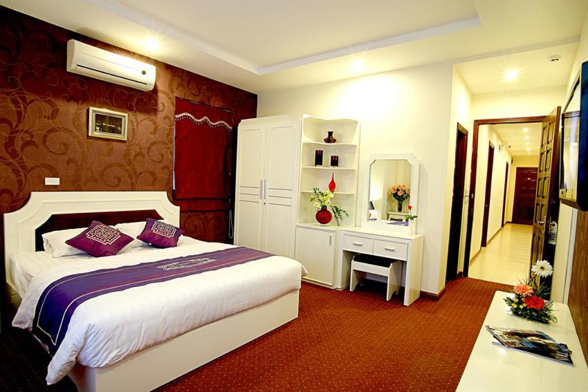 Khách sạn Lavish Centre 3*
