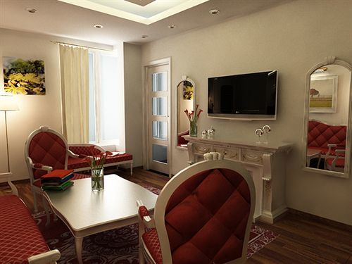 Hotel Lavish Centre